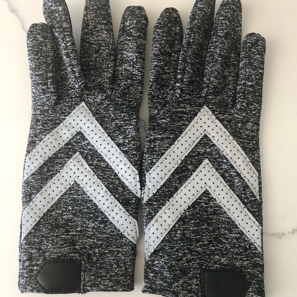 NWOT Isotoner Smart Touch Gloves - Picture 2 of 9